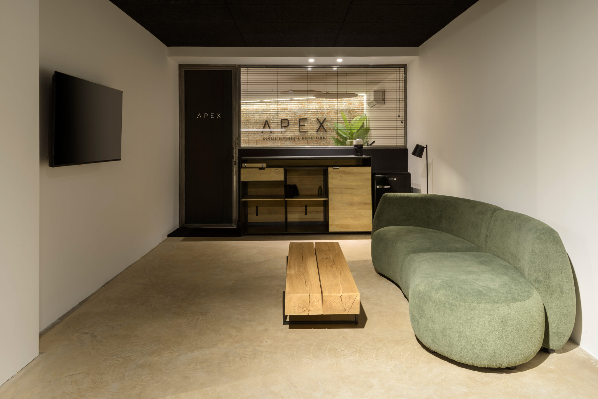 APEX76280BajaQHD-2048x1367