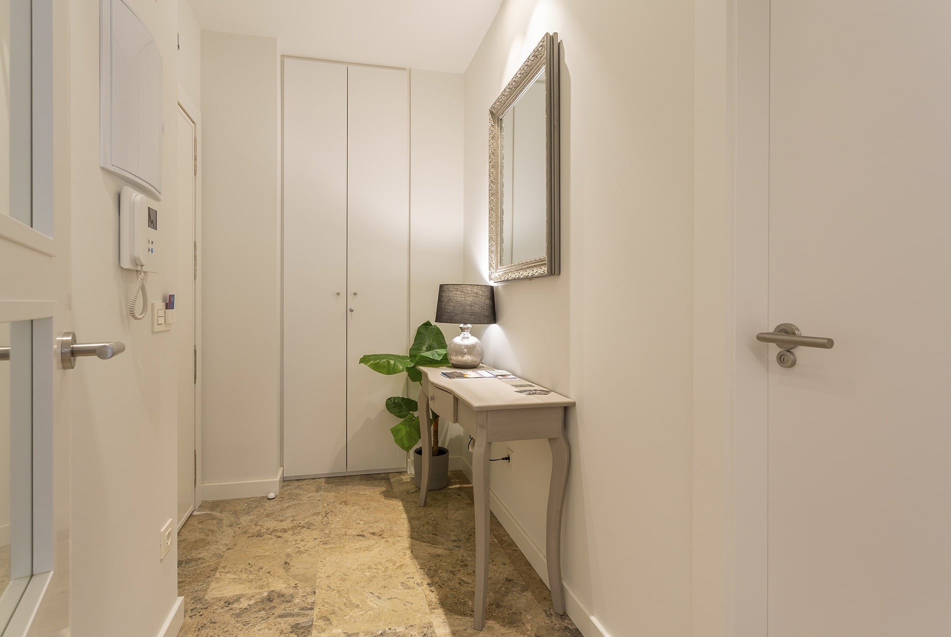 imgi_10_PBGoya_ApartAlfonso_Gris-5-min