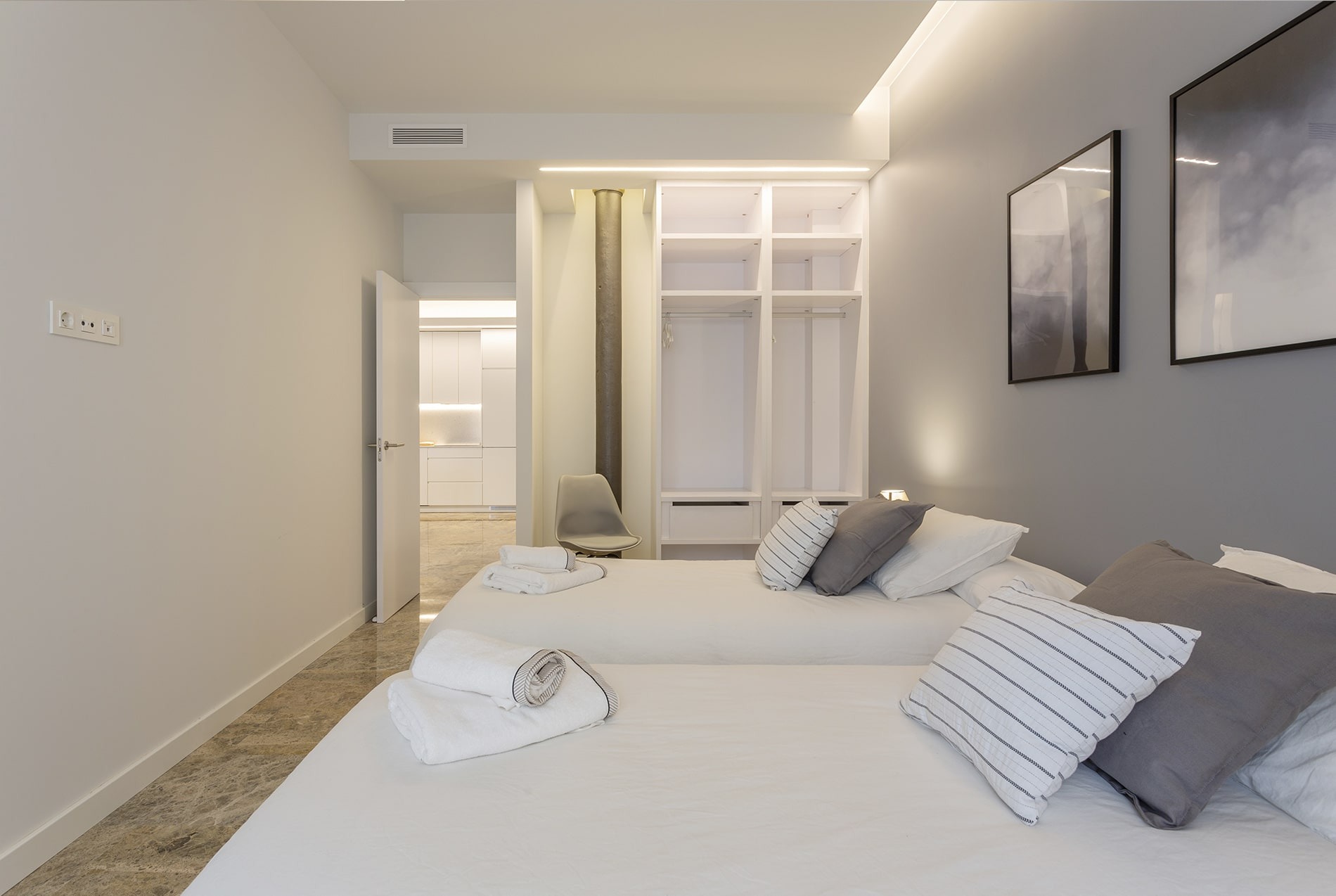 imgi_16_PBGoya_ApartAlfonso_Gris-2-min