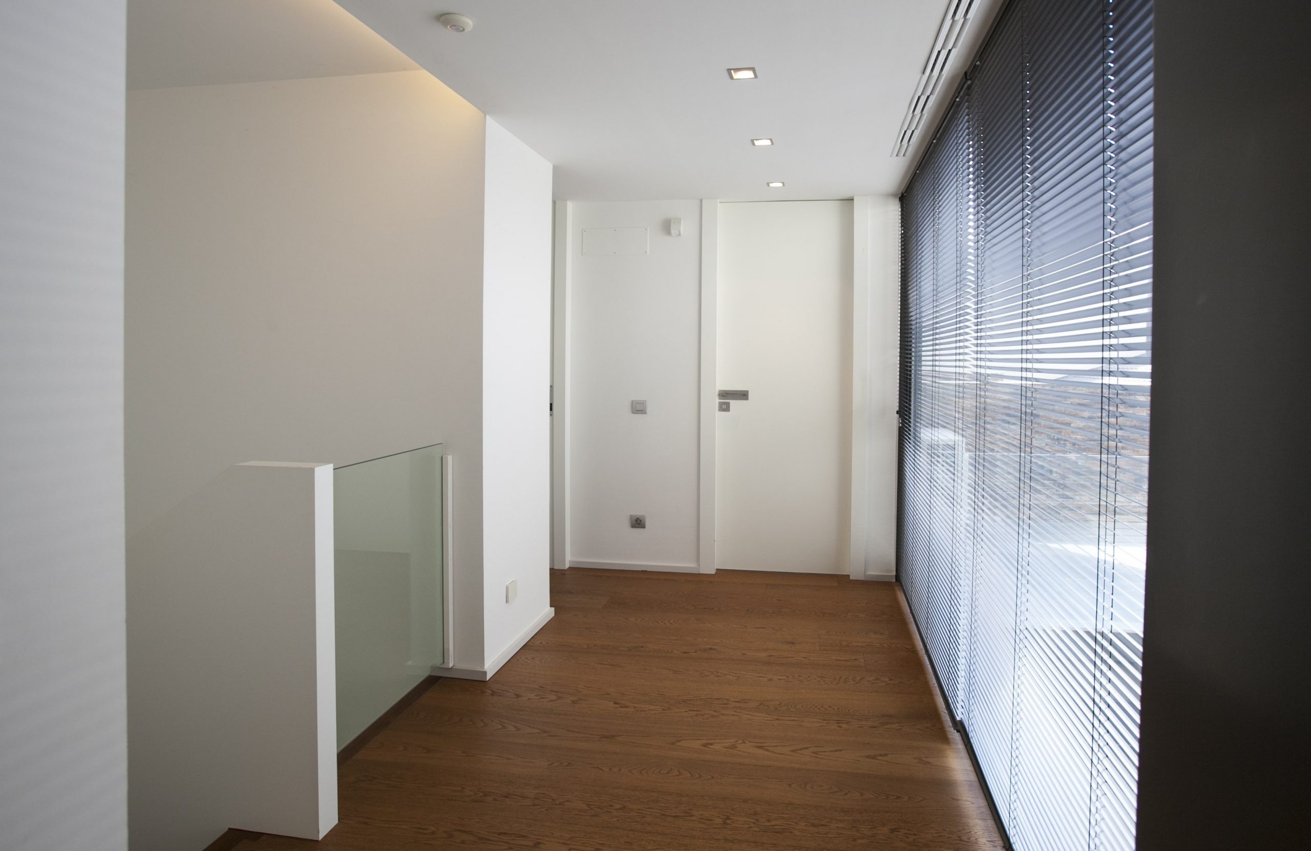 imgi_20_IMG_7858-min-scaled