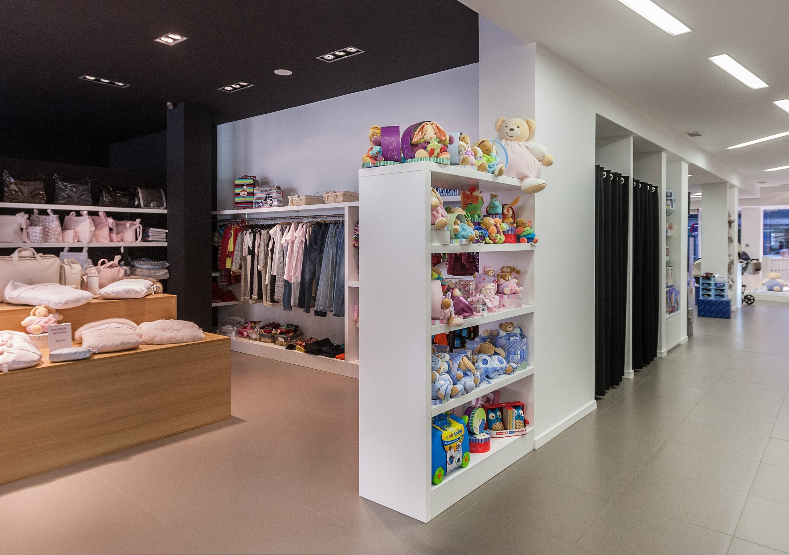 imgi_4_46E2127-min-scaled